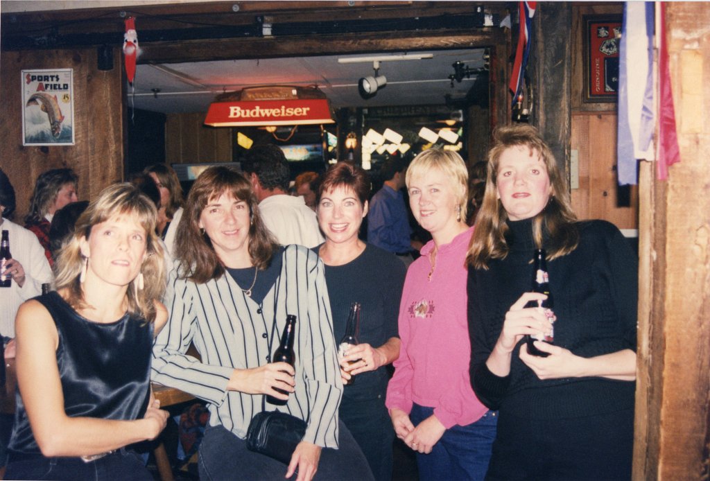 1998-reunion-039-ann-linda-audrey-dina.jpg